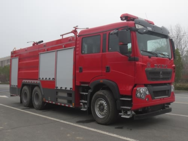 豪沃10噸干粉泡沫聯(lián)用消防車(chē)