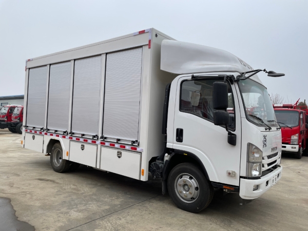 慶鈴裝備車