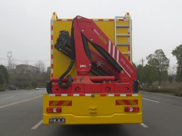 奔馳救險(xiǎn)車