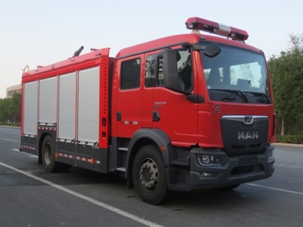 德國曼6.7噸泡沫消防車